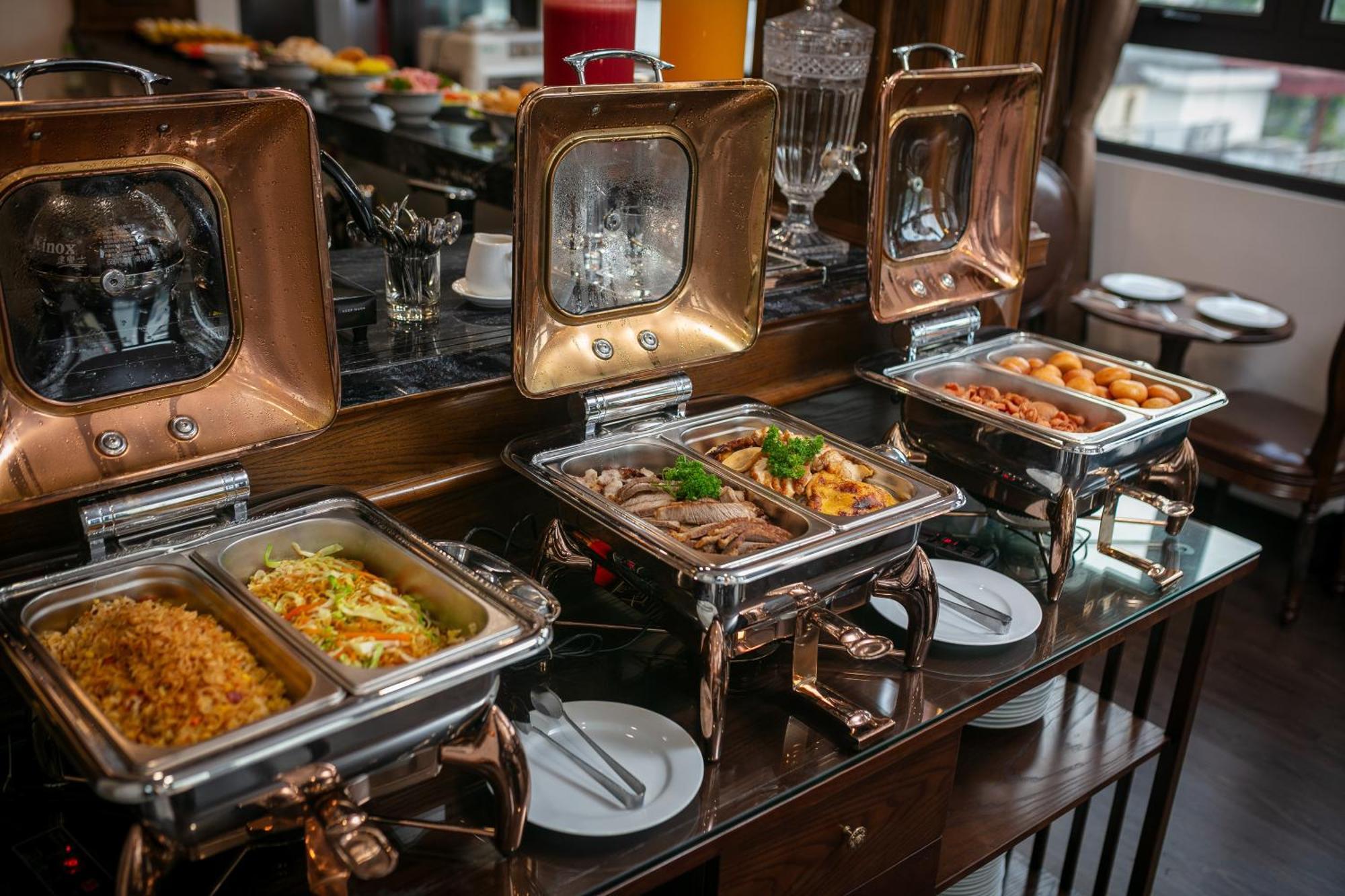 Trangtrang Luxury Hotel Hanoi Buitenkant foto