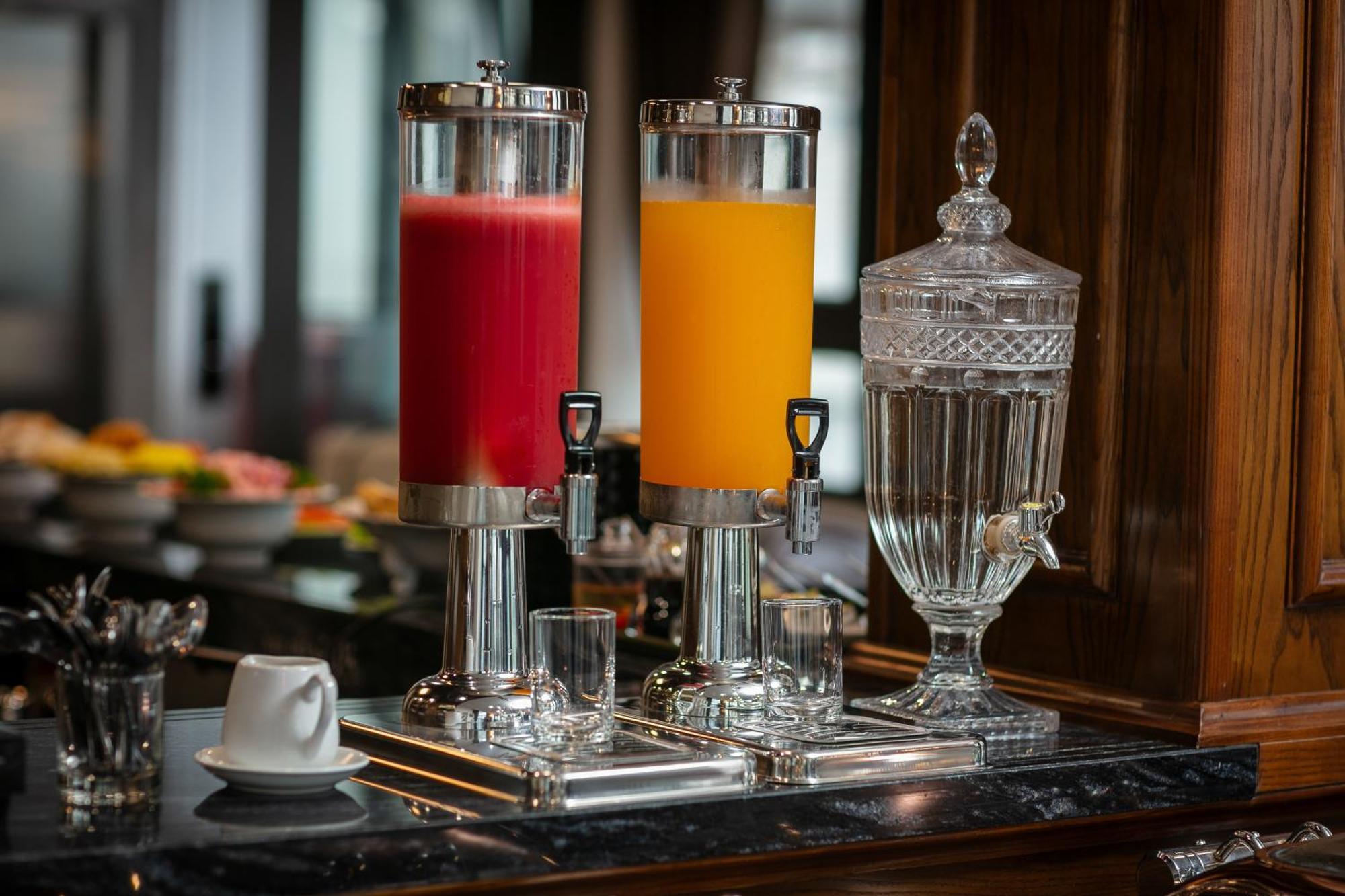 Trangtrang Luxury Hotel Hanoi Buitenkant foto