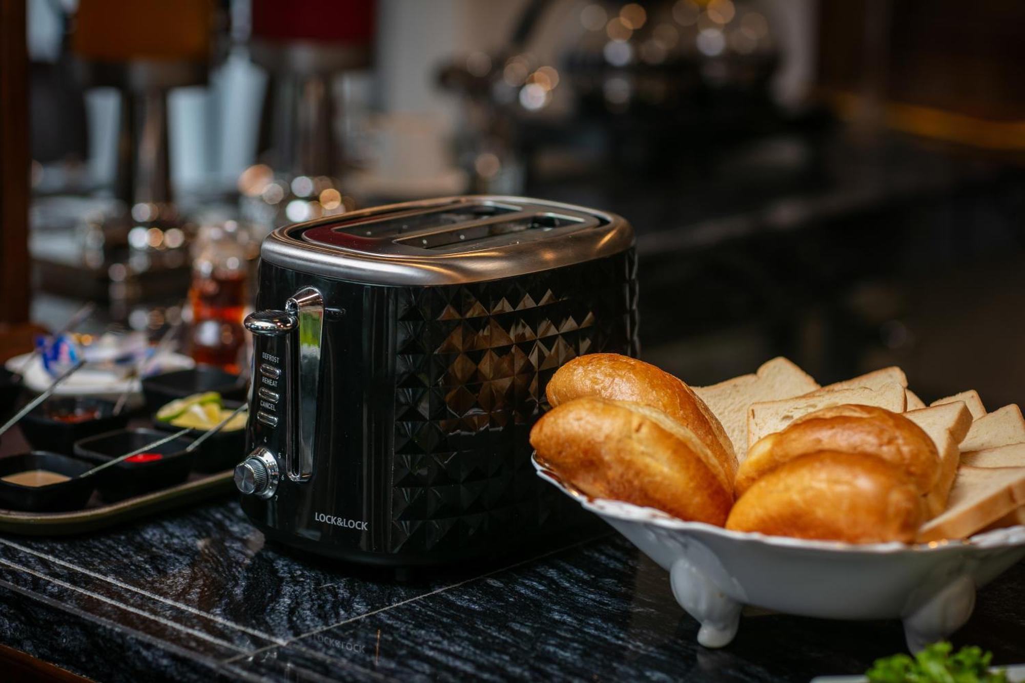 Trangtrang Luxury Hotel Hanoi Buitenkant foto