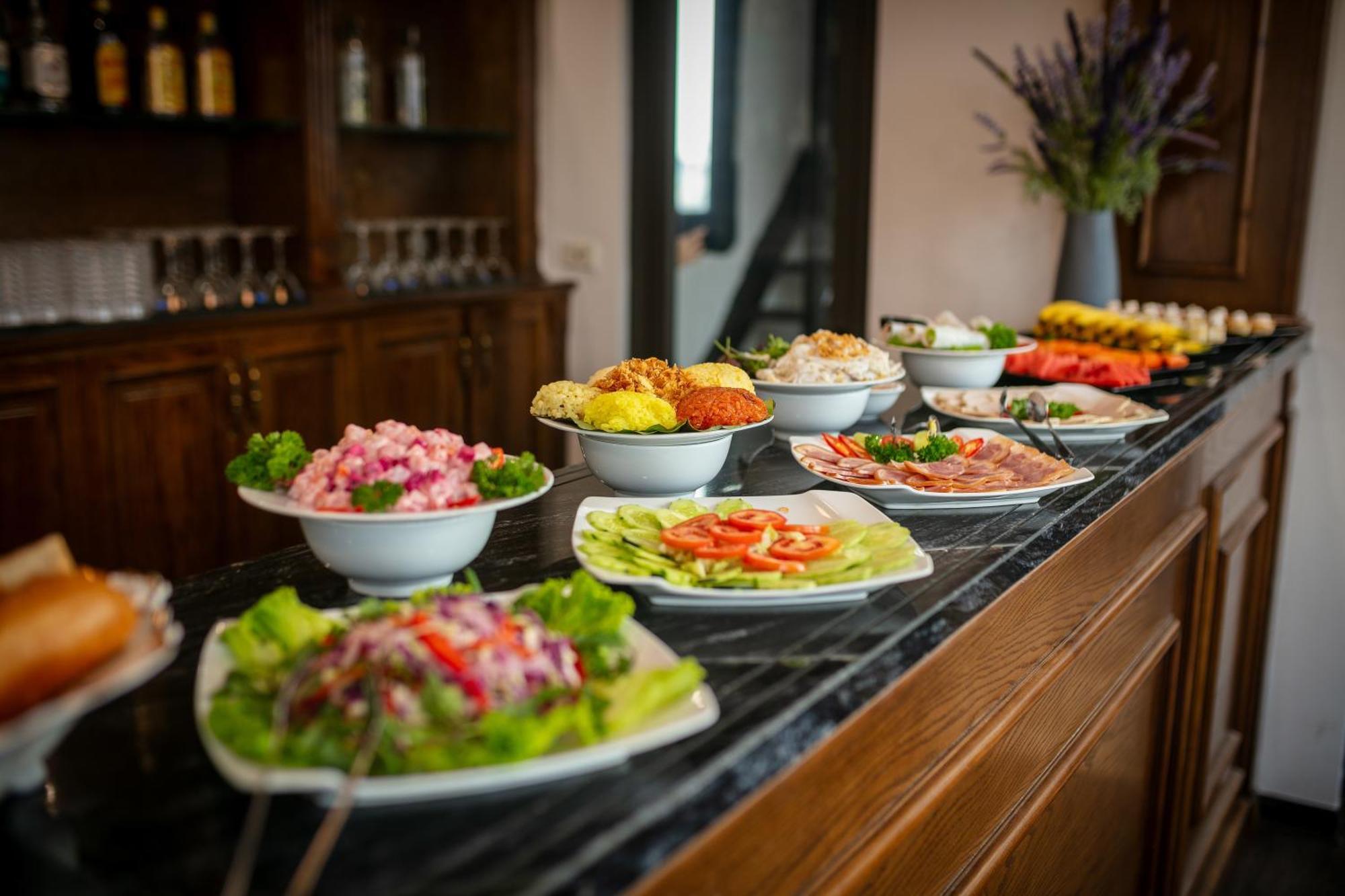 Trangtrang Luxury Hotel Hanoi Buitenkant foto