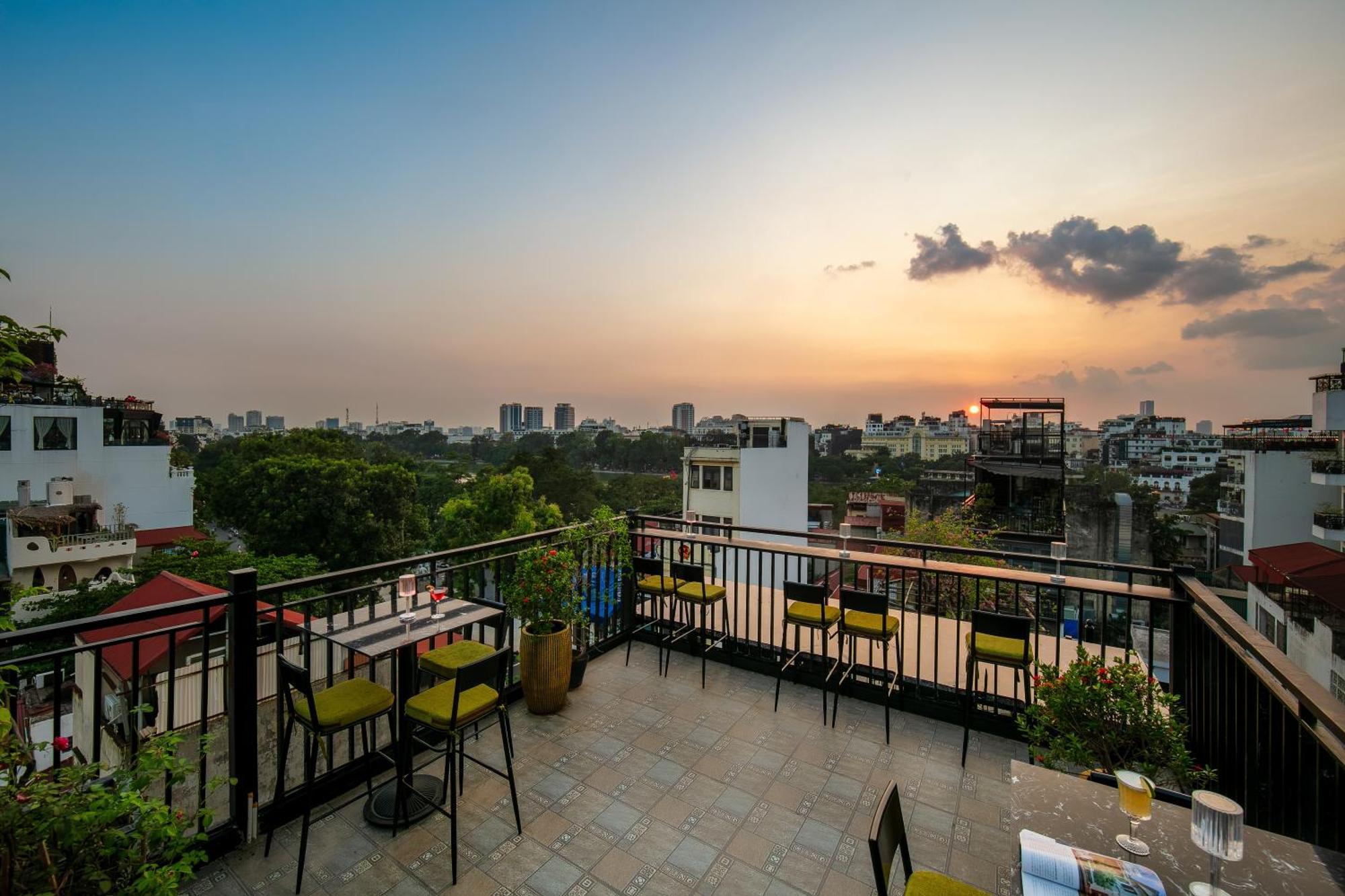 Trangtrang Luxury Hotel Hanoi Buitenkant foto