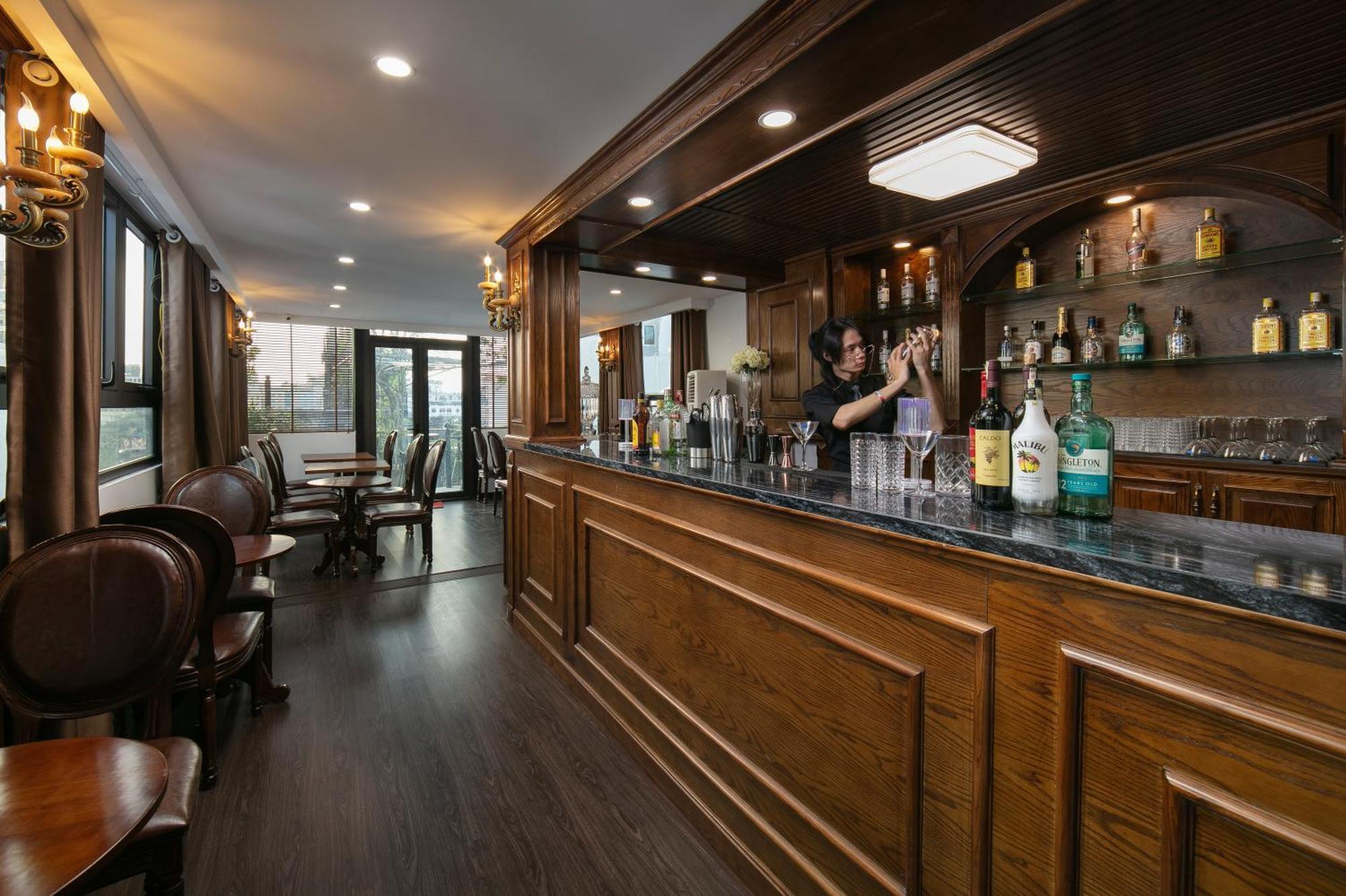 Trangtrang Luxury Hotel Hanoi Buitenkant foto
